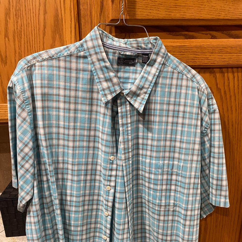 Two  Mens 3xl shirts